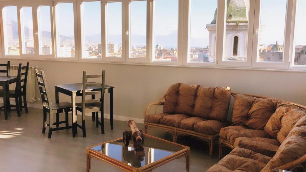 La Terrazza Di Nonna Anna Bed & Breakfast เนเปิลส์ ภายนอก รูปภาพ